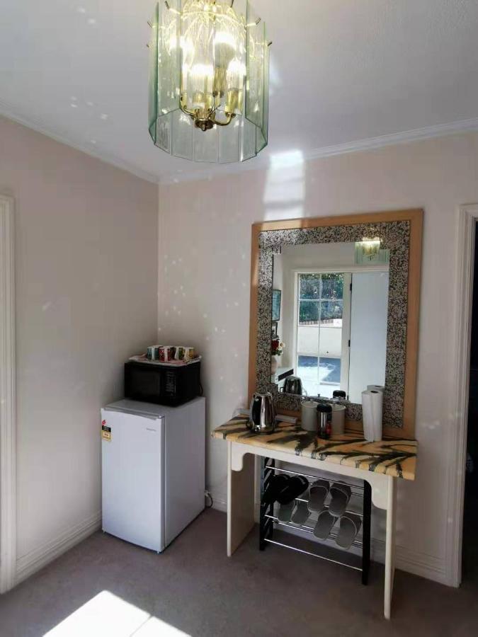 Large Private Room In Modern Stylish House Dunedin Exterior photo